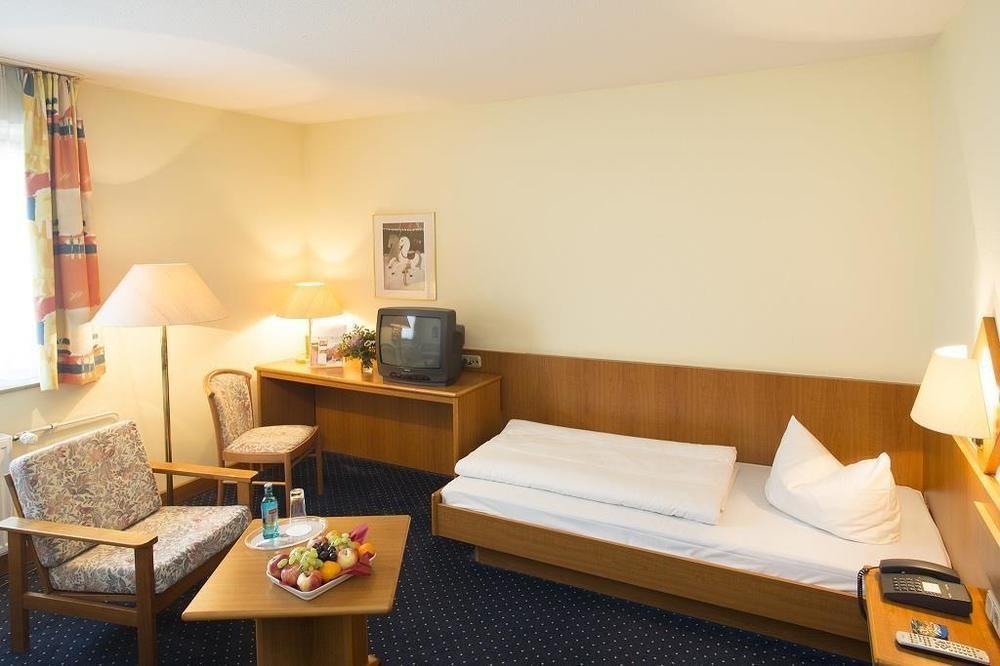 Trip Inn Hotel Frankfurt Airport Ruesselsheim Ngoại thất bức ảnh