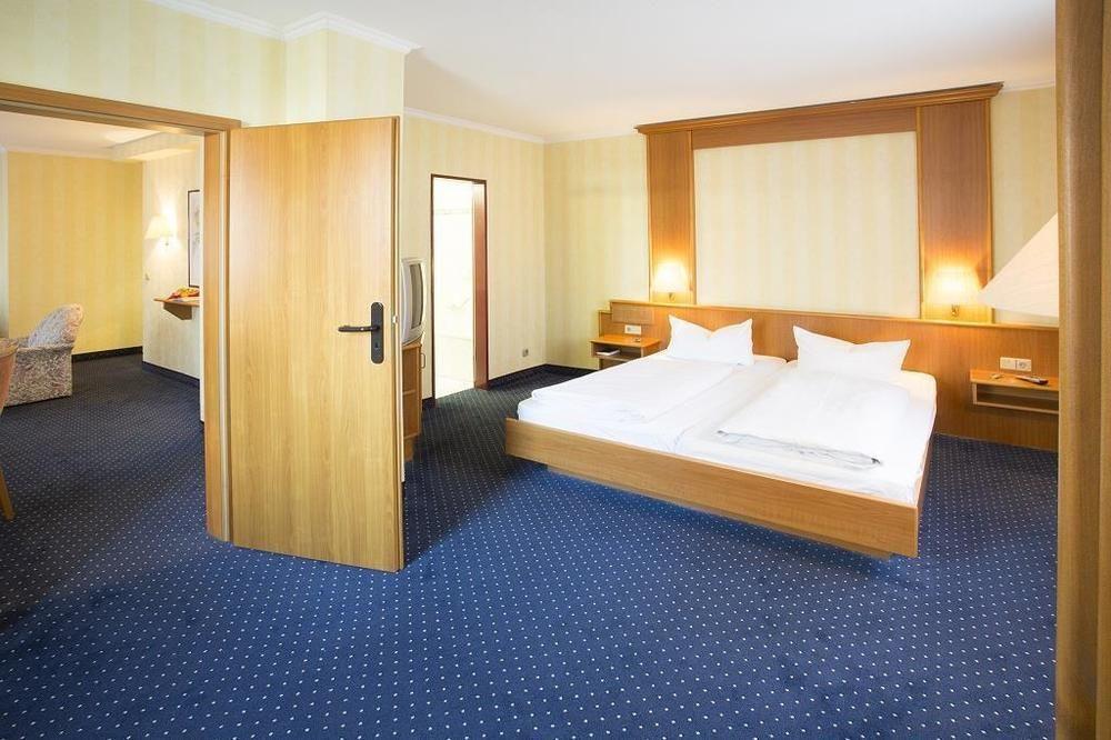 Trip Inn Hotel Frankfurt Airport Ruesselsheim Ngoại thất bức ảnh