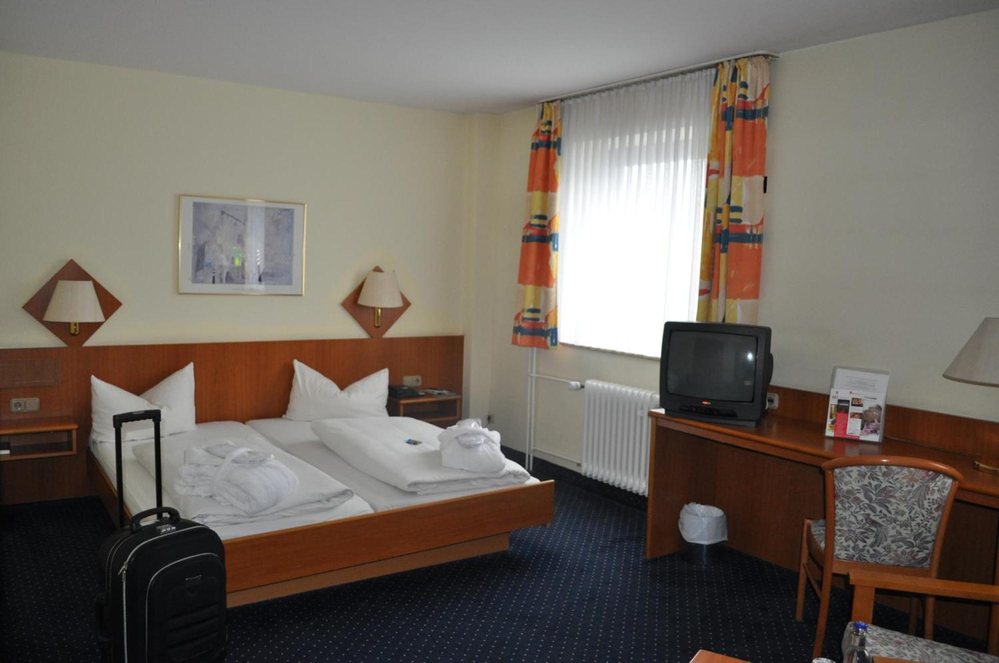 Trip Inn Hotel Frankfurt Airport Ruesselsheim Ngoại thất bức ảnh
