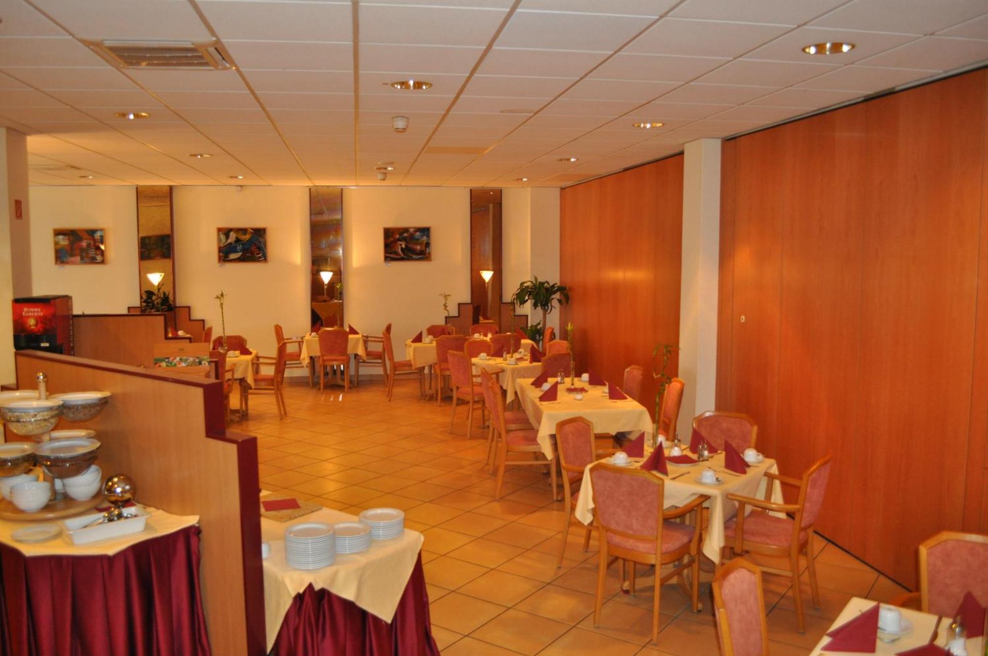 Trip Inn Hotel Frankfurt Airport Ruesselsheim Ngoại thất bức ảnh