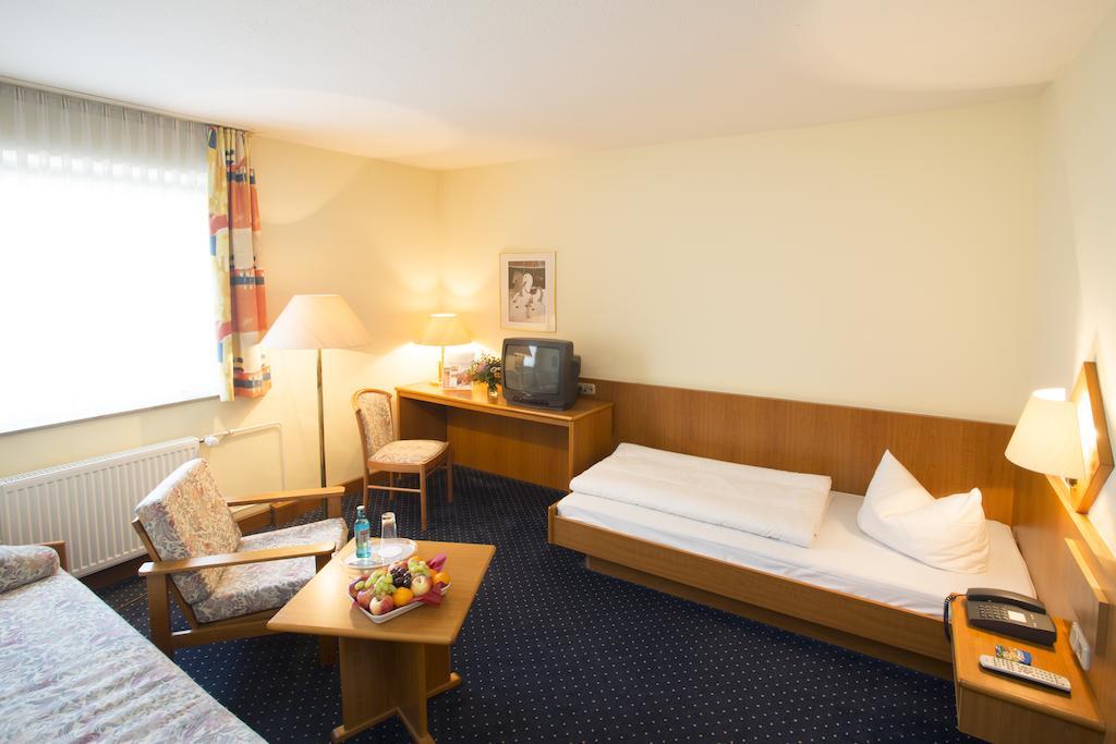 Trip Inn Hotel Frankfurt Airport Ruesselsheim Ngoại thất bức ảnh