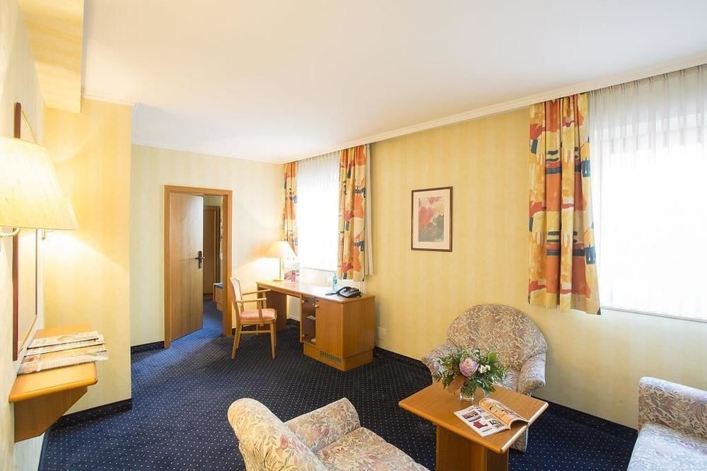 Trip Inn Hotel Frankfurt Airport Ruesselsheim Ngoại thất bức ảnh