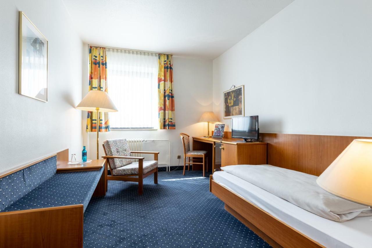Trip Inn Hotel Frankfurt Airport Ruesselsheim Ngoại thất bức ảnh