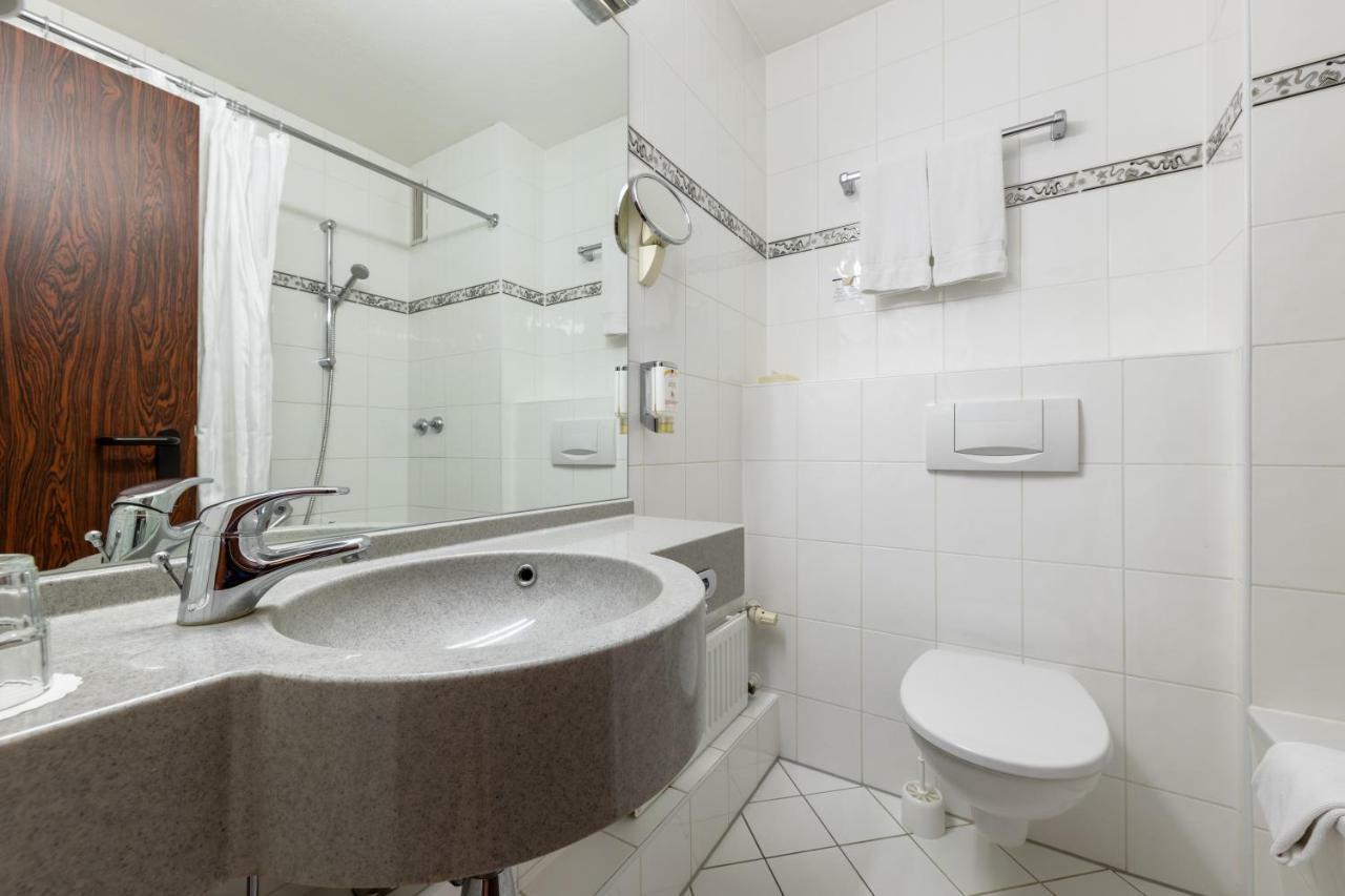 Trip Inn Hotel Frankfurt Airport Ruesselsheim Ngoại thất bức ảnh