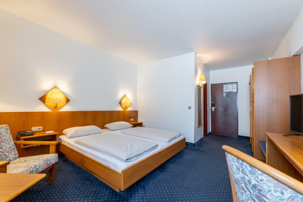 Trip Inn Hotel Frankfurt Airport Ruesselsheim Ngoại thất bức ảnh