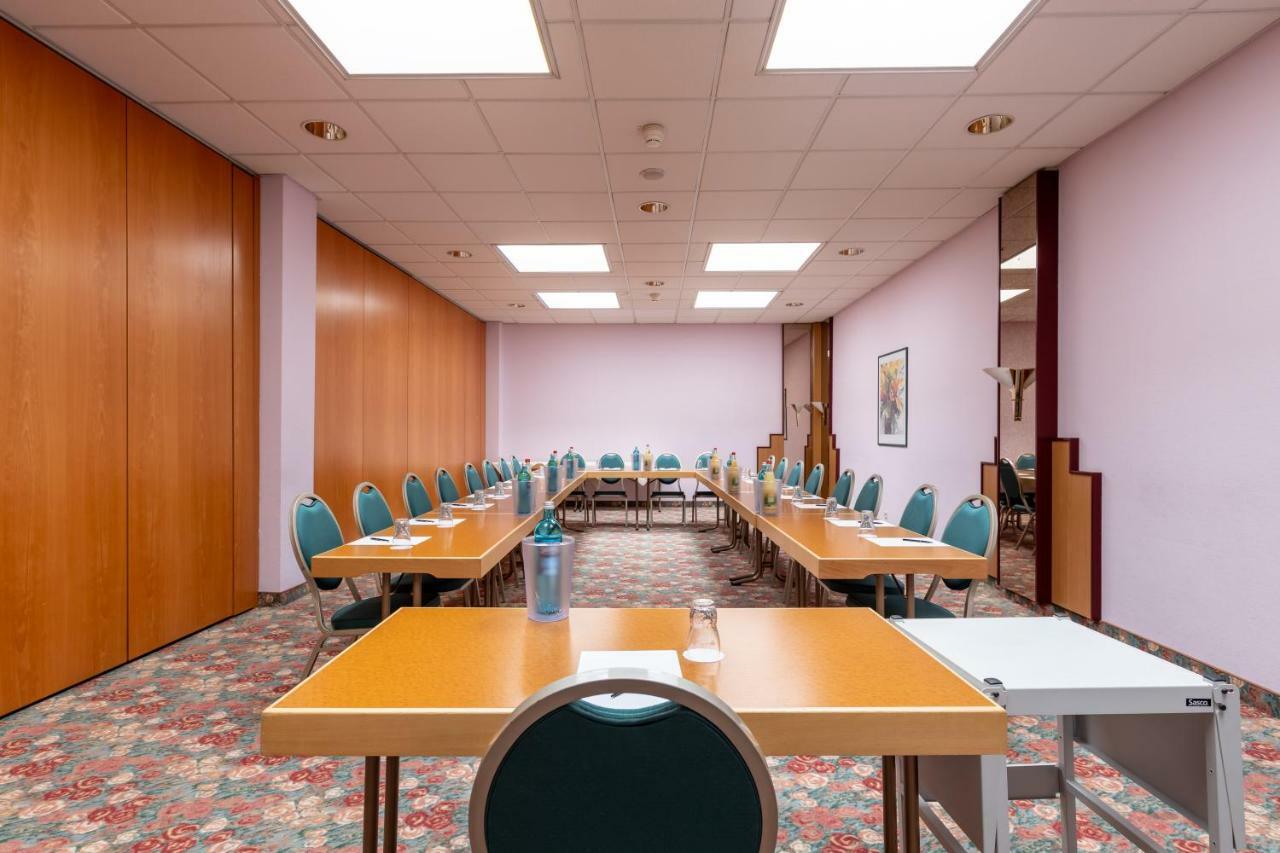 Trip Inn Hotel Frankfurt Airport Ruesselsheim Ngoại thất bức ảnh