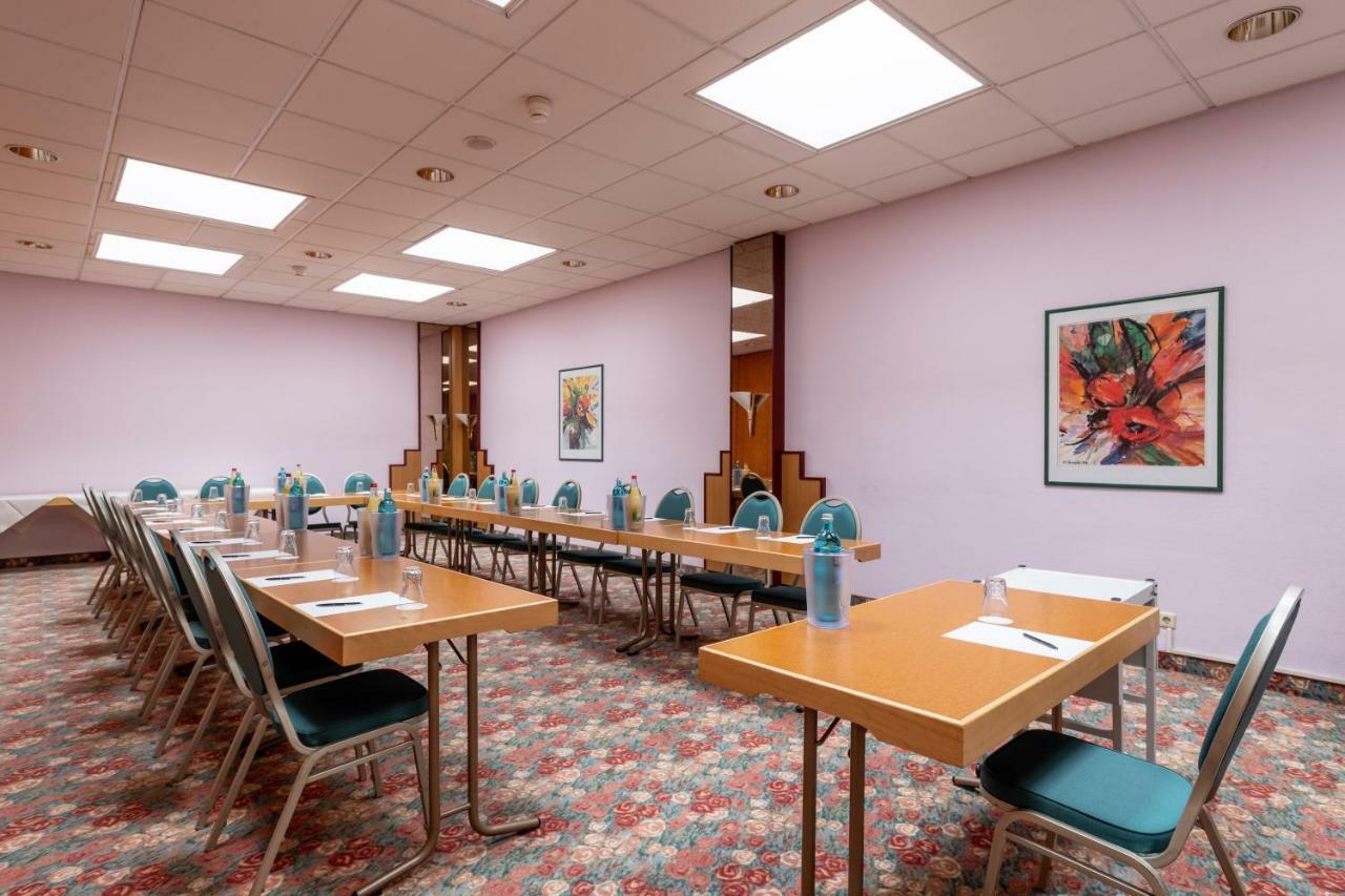 Trip Inn Hotel Frankfurt Airport Ruesselsheim Ngoại thất bức ảnh