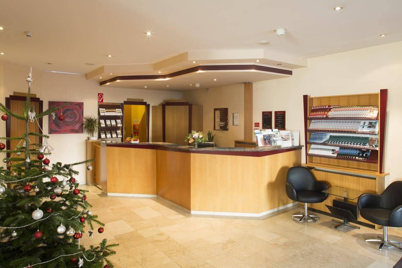 Trip Inn Hotel Frankfurt Airport Ruesselsheim Ngoại thất bức ảnh