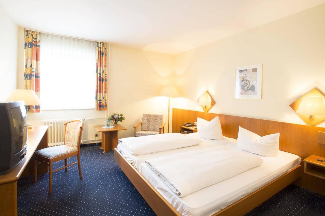 Trip Inn Hotel Frankfurt Airport Ruesselsheim Ngoại thất bức ảnh