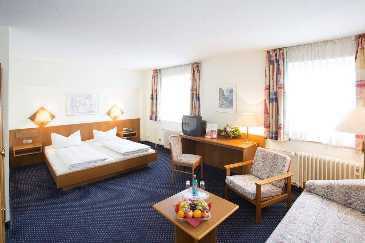 Trip Inn Hotel Frankfurt Airport Ruesselsheim Ngoại thất bức ảnh